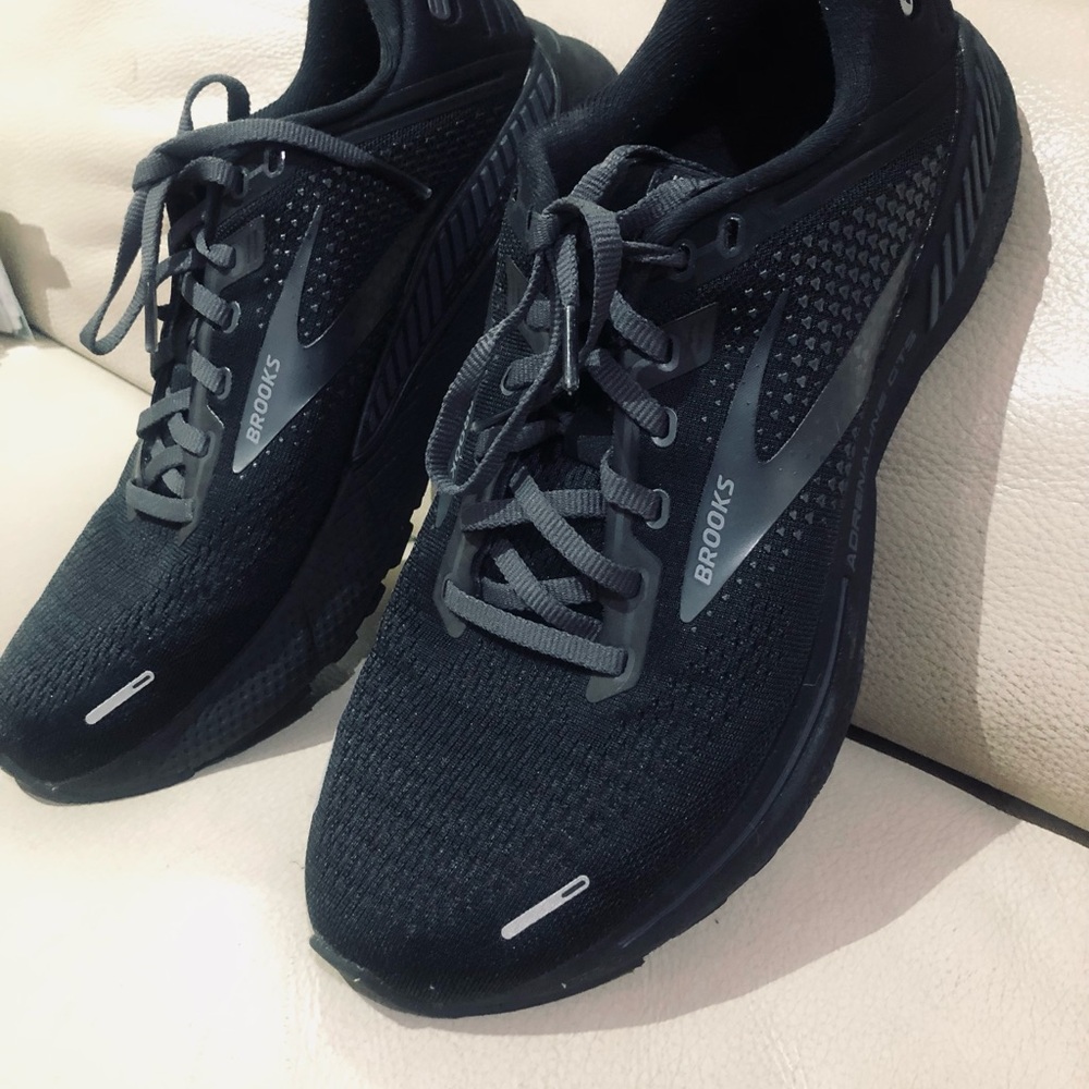 Brooks Black Athletic Shoes